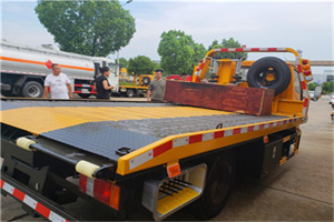 澄江附近拖车电话号码服务